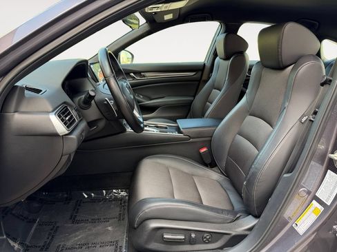 Used 2018 Honda Accord Sport image 14