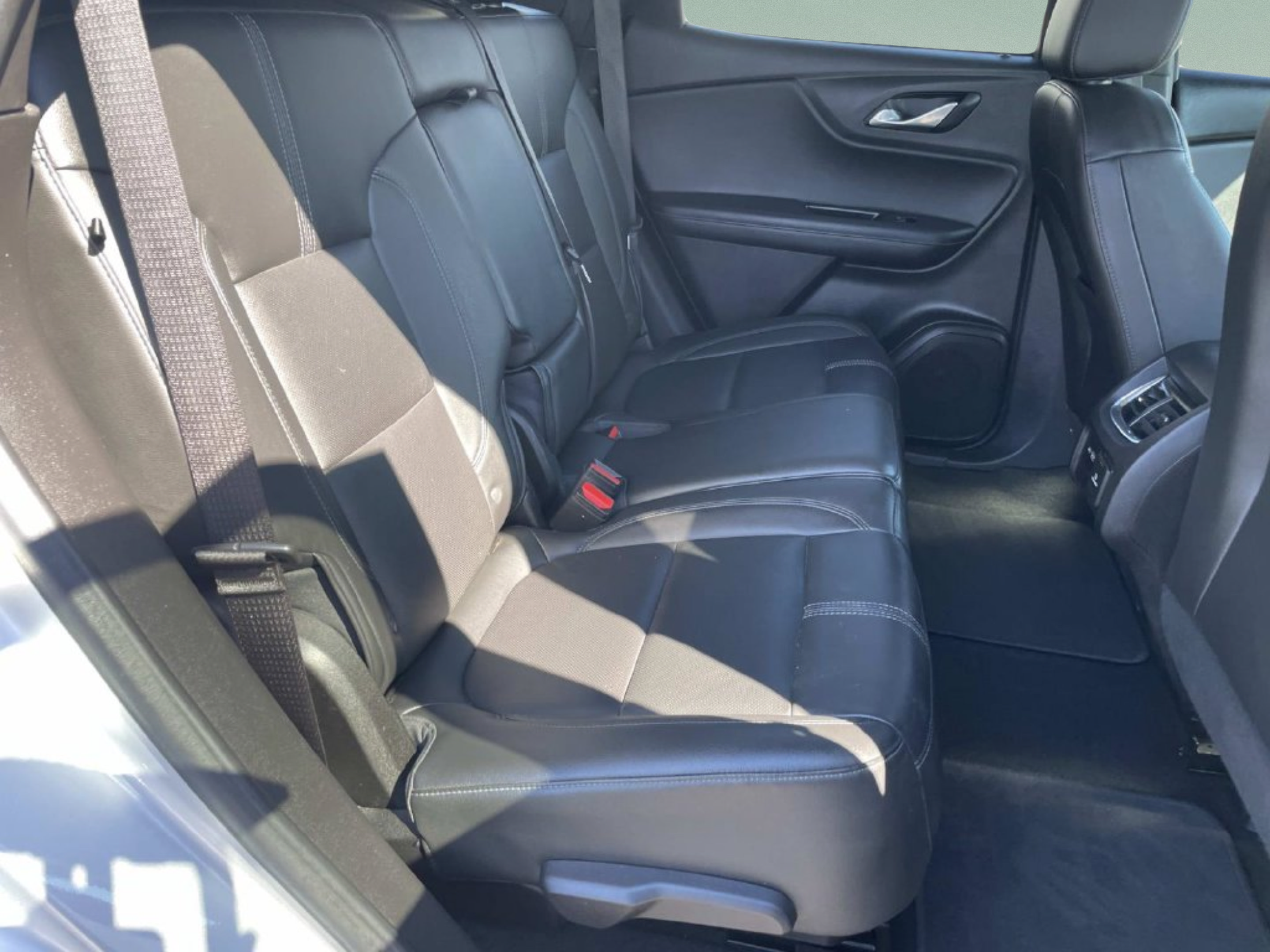 Used 2020 Chevrolet Blazer LT w/ Sound & Technology Package AWD/4WD image 16