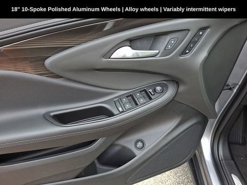 Used 2019 Buick Envision Essence FWD image 23