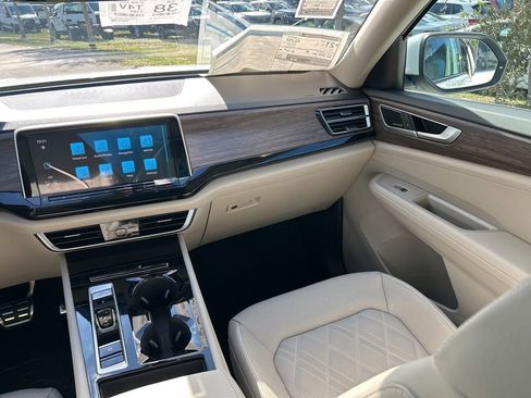 New 2026 Volkswagen Atlas SEL Premium R-Line image 11