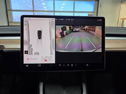 Used 2023 Tesla Model Y Long Range image 33