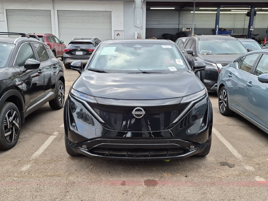 Used 2023 Nissan Ariya AWD image 3