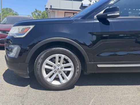 Used 2017 Ford Explorer XLT w/ Equipment Group 201A image 16