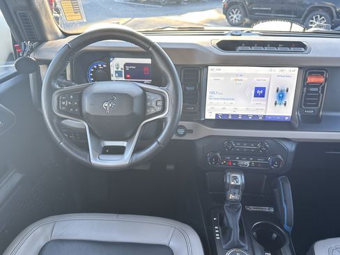 Used 2022 Ford Bronco Wildtrak image 27