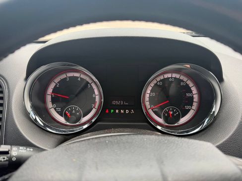 Used 2019 Dodge Grand Caravan SXT FWD image 16