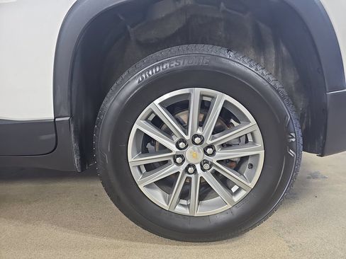 Certified 2023 Chevrolet Traverse LT FWD image 40