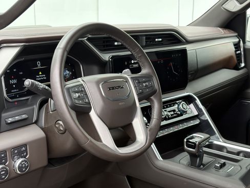 Used 2023 GMC Sierra 1500 Denali w/ Denali Reserve Package AWD/4WD image 14