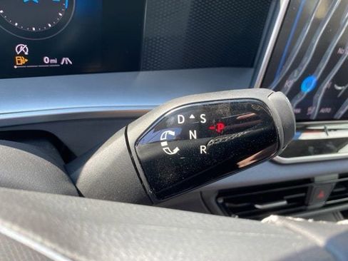 New 2025 Volkswagen Tiguan SE image 31