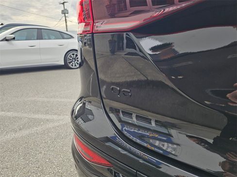 Used 2025 Audi Q6 e-tron Prestige w/ 20" Wheel Package image 16