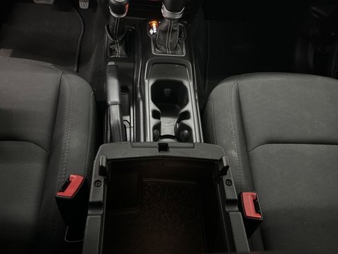 Used 2020 Jeep Wrangler Unlimited Sahara image 32