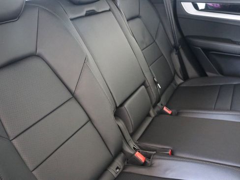 Used 2024 Porsche Cayenne image 32