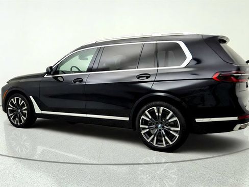Used 2025 BMW X7 xDrive40i w/ Premium Package AWD/4WD image 7