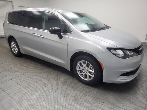 Used 2024 Chrysler Voyager LX FWD image 11