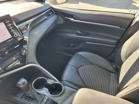 Used 2023 Toyota Camry SE image 11