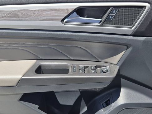 Certified 2022 Volkswagen Atlas Cross Sport SE FWD image 27