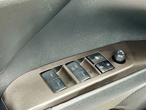 Used 2024 Toyota Camry SE image 17