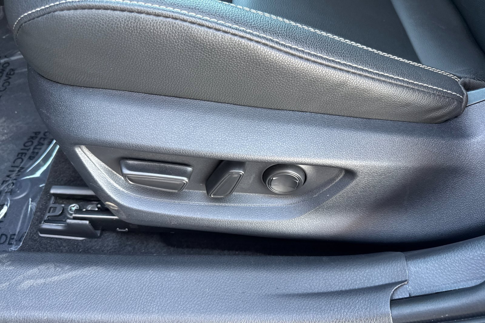 Used 2026 Toyota Camry SE FWD image 12