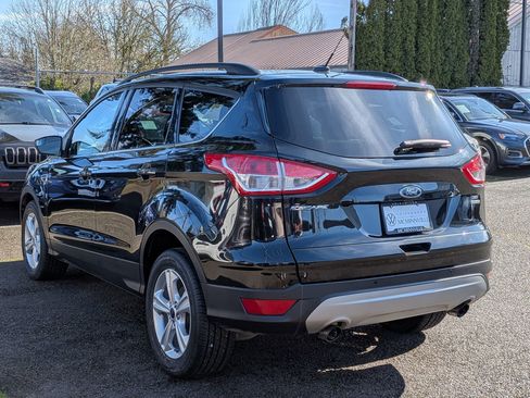 Used 2015 Ford Escape SE w/ Equipment Group 201A image 3