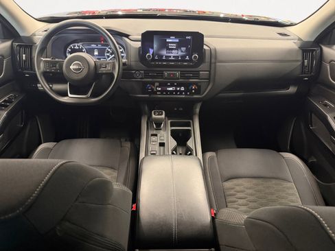 Used 2023 Nissan Pathfinder S FWD image 3