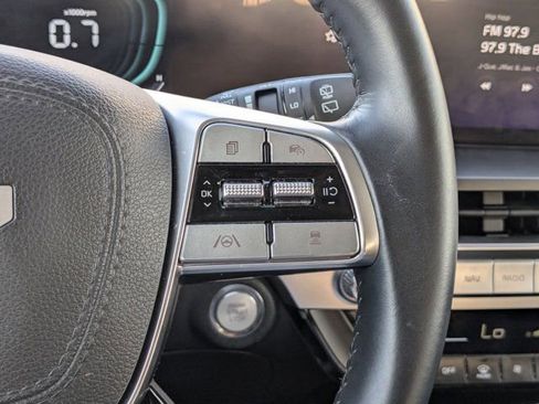 Used 2025 Kia Telluride S FWD image 17