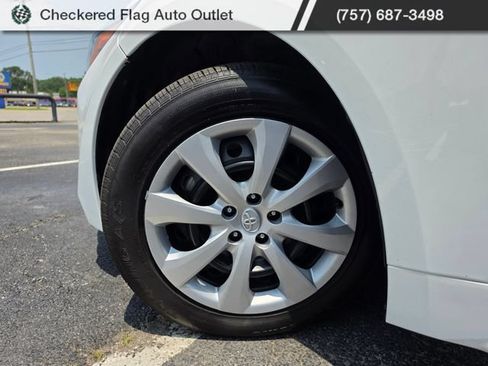 Used 2024 Toyota Corolla LE FWD image 13