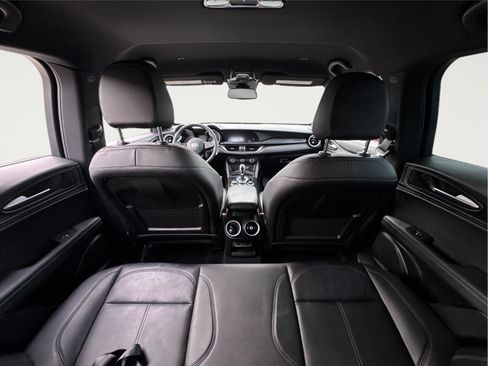 Used 2022 Alfa Romeo Stelvio Sprint image 9