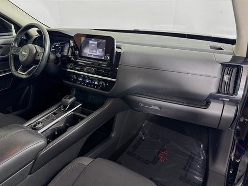 Certified 2024 Nissan Pathfinder SV image 29