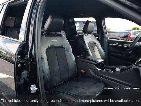 Used 2022 Jeep Grand Cherokee Trailhawk w/ Advanced Protech Group II AWD/4WD image 15