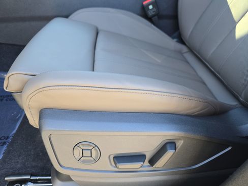 New 2025 Audi Q5 Premium Plus image 28