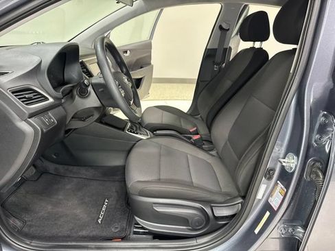 Used 2020 Hyundai Accent SE FWD image 11