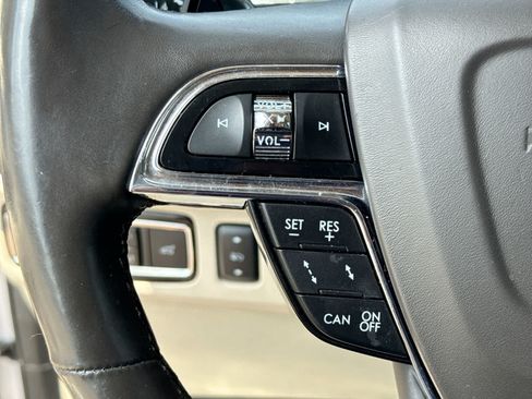 Used 2018 Lincoln Navigator Reserve w/ Technology Package AWD/4WD image 30