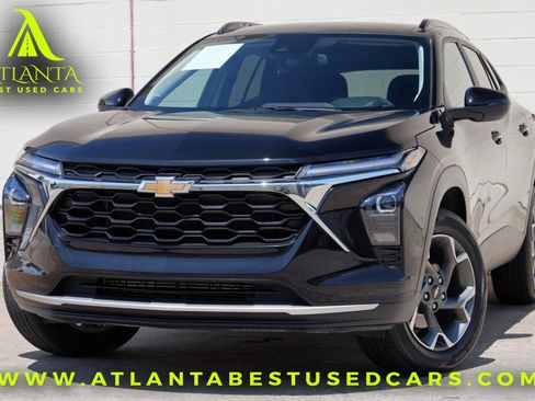 Used 2025 Chevrolet Trax LT w/ LT Convenience Package FWD image 1
