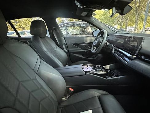 Used 2024 BMW i5 eDrive40i w/ M Sport Package RWD image 5