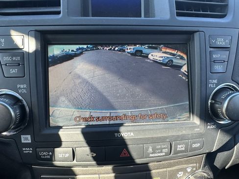 Used 2012 Toyota Highlander SE image 14