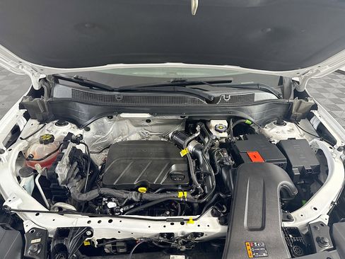 Used 2024 Chevrolet Trax RS image 32