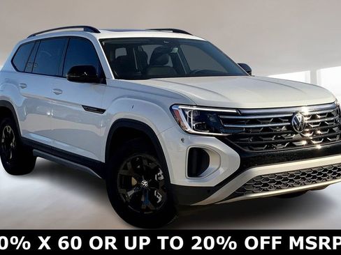 New 2026 Volkswagen Atlas Peak Edition image 2