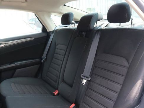 Used 2020 Ford Fusion SE FWD image 17