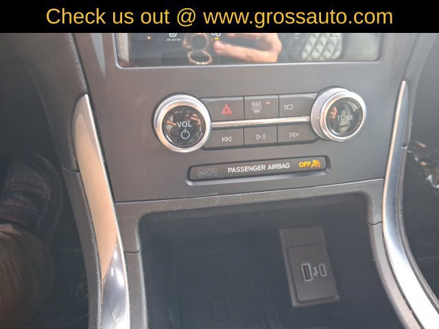 Used 2023 Ford Edge Titanium AWD/4WD image 18