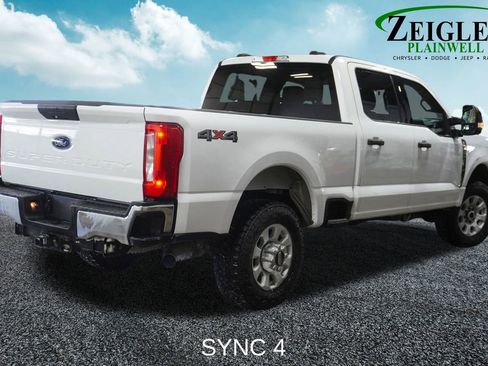 Used 2023 Ford F250 XLT image 3