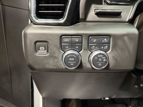 Used 2025 GMC Sierra 2500 Denali Ultimate w/ Max Trailering Package image 14