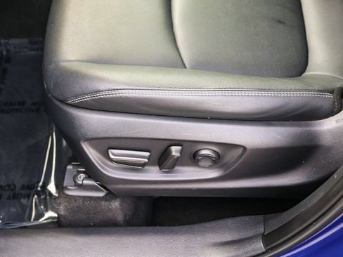Used 2022 Toyota Corolla Cross XLE FWD image 24