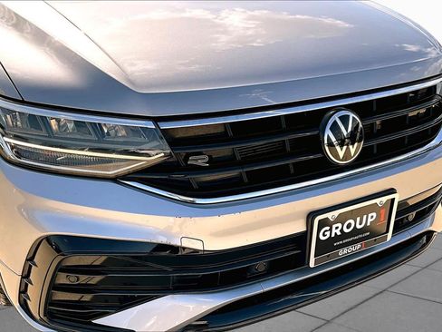 Used 2023 Volkswagen Tiguan SE R-Line FWD image 29