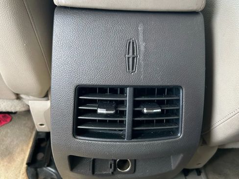 Used 2013 Lincoln MKX FWD image 19