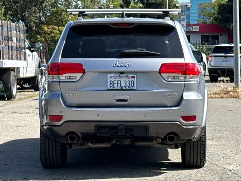 Used 2018 Jeep Grand Cherokee Limited AWD/4WD image 5