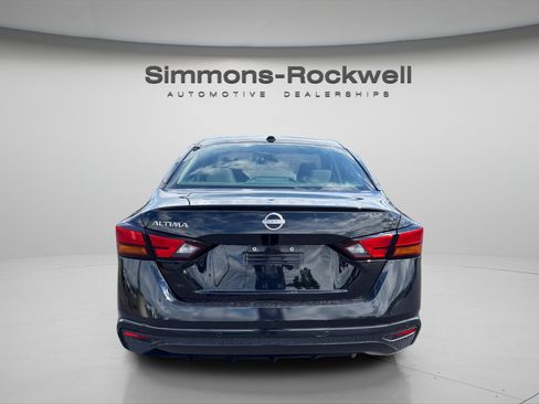 Used 2025 Nissan Altima 2.5 SV FWD image 3