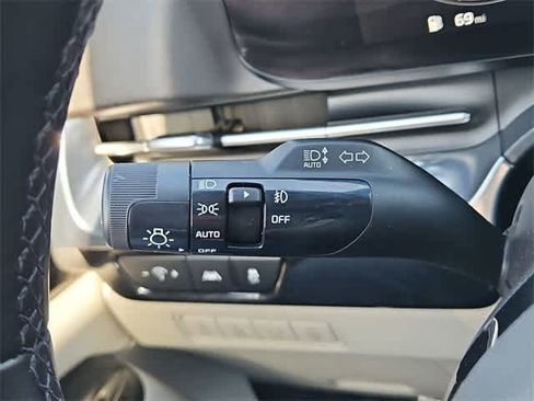 Used 2022 Kia Carnival SX Prestige image 29