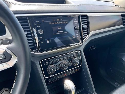 Used 2023 Volkswagen Atlas SE w/ Panoramic Sunroof Package FWD image 15