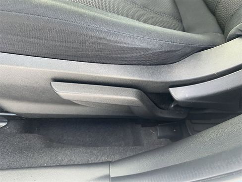 Used 2018 Subaru Crosstrek 2.0i image 12