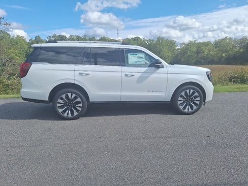 New 2025 Ford Expedition Platinum w/ Driver's Package image 2