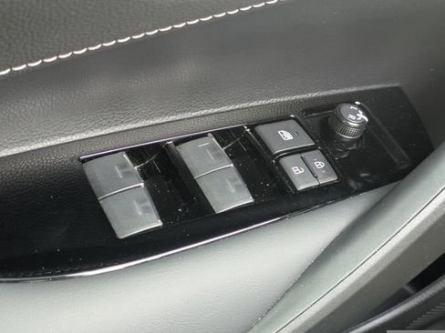 Used 2025 Toyota Corolla SE FWD image 20